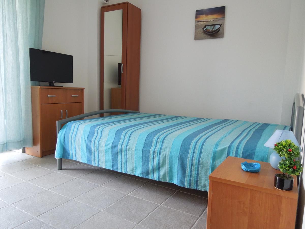 Sunshine Apartment Paralia Dionysiou Exterior photo